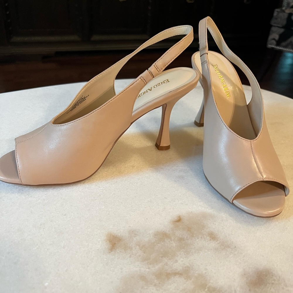 Brand New Enzo Angiolini Cream Heel Peeptoe Pumps Size 7 Sandals